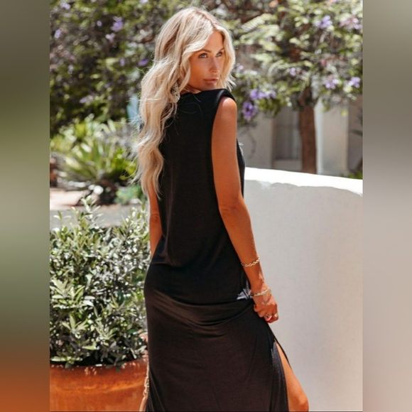 VICI COLLECTION TEAGAN PADDED SHOULDER KNIT MAXI DRESS - Picture 6 of 12